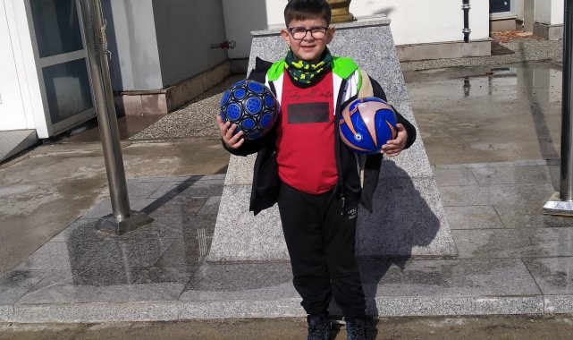 Geri dönüşüm puanlarını biriktirdi hayalindeki topa kavuştu