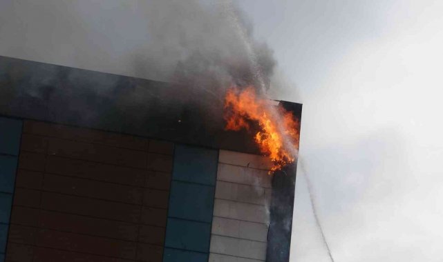 Giresun Üniversitesi&#039;ndeki yangın kontrol altına alındı