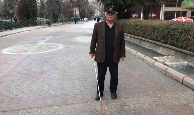 Görme engellilerin sarı çizgi çilesi bitmiyor