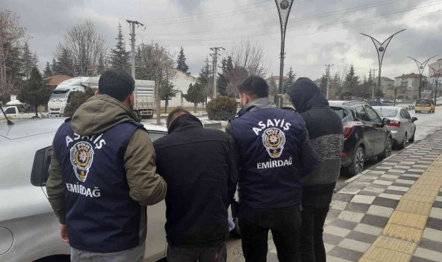 Gurbetçinin evini soyan hırsızlar polisten kaçamadı