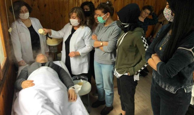 Güzelleşirken meslek öğreniyorlar
