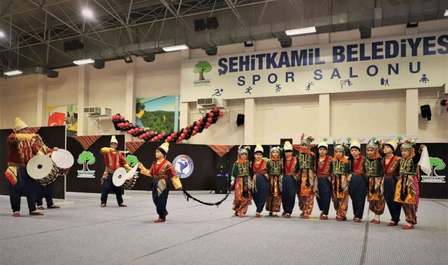 Halk Oyunları yarışmaları şölen havasında gerçekleştirildi