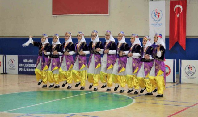 Halk oyunlarında Şehit Harun Saltalı Orta Okulu birinci oldu