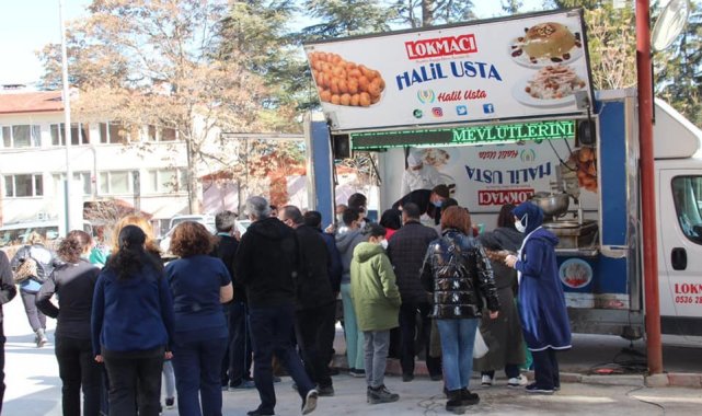 Hastane personelinden lokma ikramı