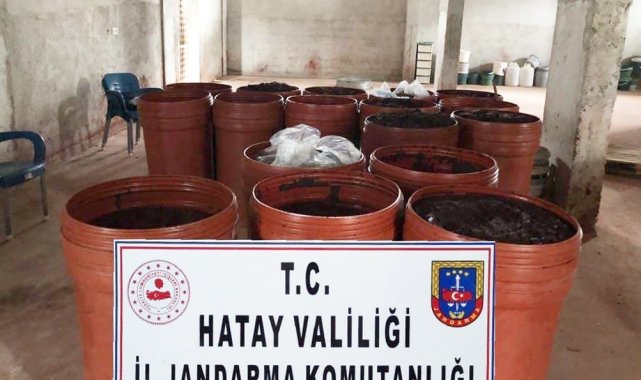 Hatay'da 4 ton 900 kilo bozuk biber salçası ele geçirildi