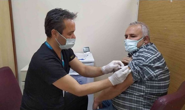 Hatay'da Turkovac aşısı yapılmaya başlandı