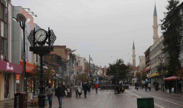 Hazırlıklarını tamamlayan esnaf Bulgar müşterilerini beklemeye başladı