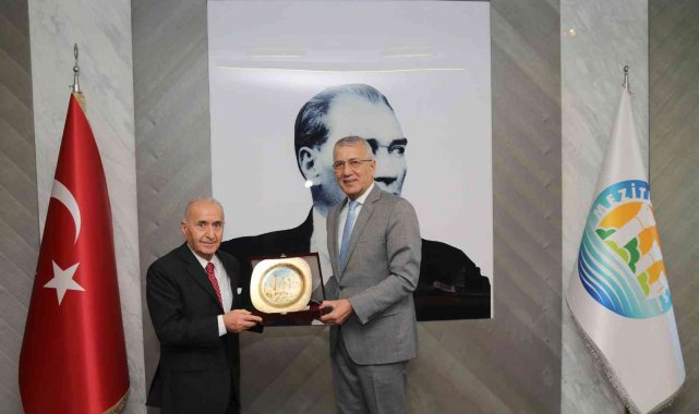 Hikmet Çetin: "Mezitli'deki çalışmalardan son derece etkilendim"