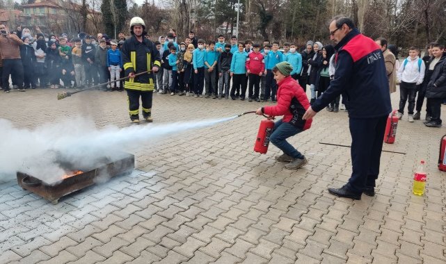 Hisarcık'ta okullarda deprem ve yangın tatbikatı