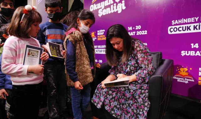 HKÜ&#039;lü öğrencilerden Türk Kültürüne büyük katkı