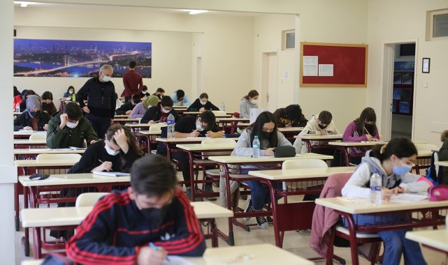 İhlas'a Geçiş Bursluluk Sınavı yoğun katılımla gerçekleşti