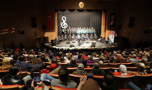İlkadım THM Korosu'ndan türkü ziyafeti