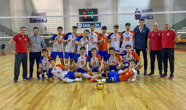 İnegöl Belediyespor Yıldız Voleybol Takımı adını Türkiye finallerine yazdırdı