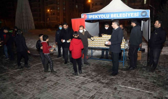 İpekyolu Belediyesinden kandil simidi dağıtımı