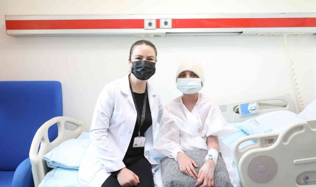 Iraklı minik Bana, sedef hastalığından Türkiye&#039;de kurtuldu