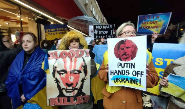 İstanbul'da Ukraynalılardan Rusya Başkonsolosluğu önünde eylem