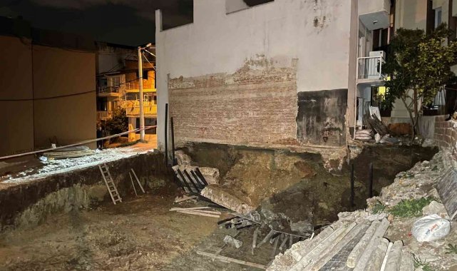 İzmir'de bir inşaatın temel kazısı esnasında yan binada kayma oluştu, 1 apartman tedbir amaçlı boşaltıldı