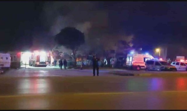 İzmir&#039;de diş polikliniğini alev alev yandı