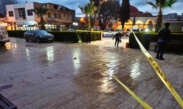 İzmir'de Menemen Belediyesi'nde bıçaklı saldırı, o anlar güvenlik kamerasına anbean yansıdı