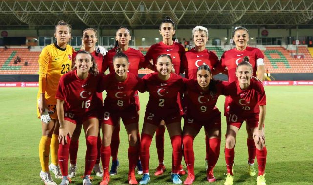 İzmir'de milli maç heyecanı