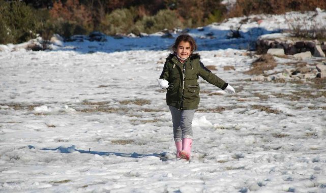 İzmirlilerin kar keyfi sürüyor