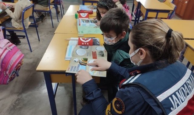 Jandarma ekipleri öğrencileri bilgilendirdi