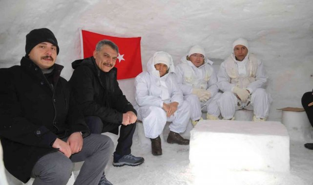 Jandarma Genel Komutanı Çetin, Tunceli&#039;de üs bölgesini ziyaret etti