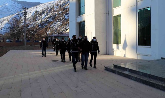 Kaçak silah ticareti şüphelisi 12 kişi adliyeye sevk edildi