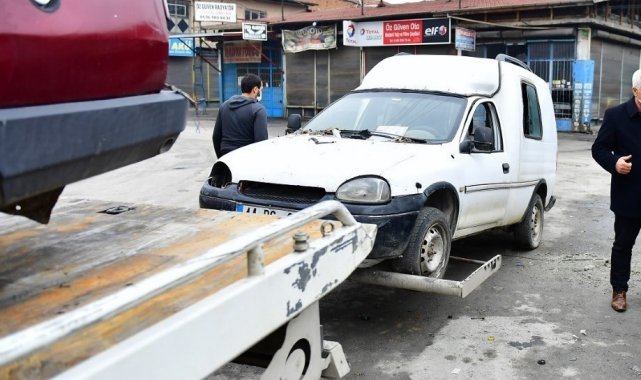 Kaderine terk edilen hurda araçlar toplanacak