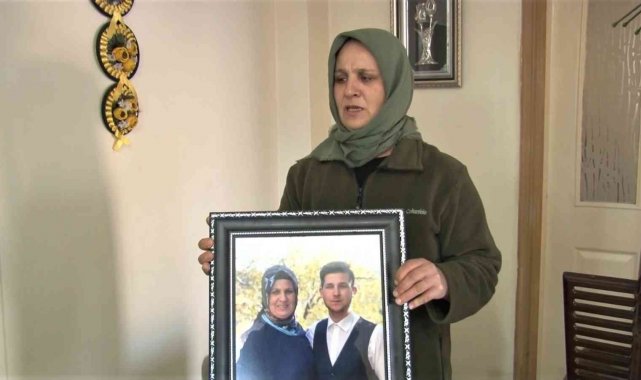 Kadıköy'de 'yan baktın' kavgasında öldürülen gencin ailesi konuştu