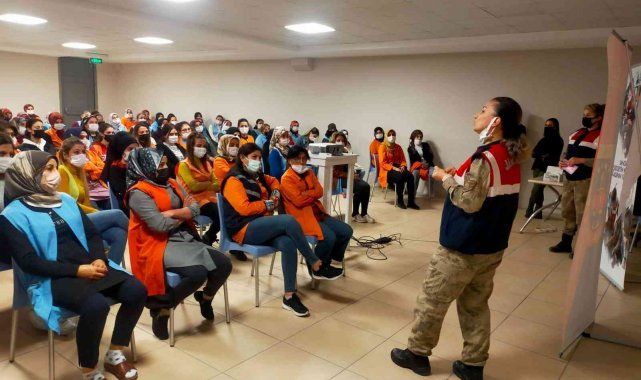 Kadın işçilerine kadın dokunuş