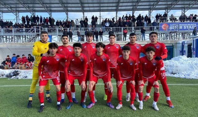 Kahramankazan Belediyespor U-18 futbol takımı namağlup şampiyon