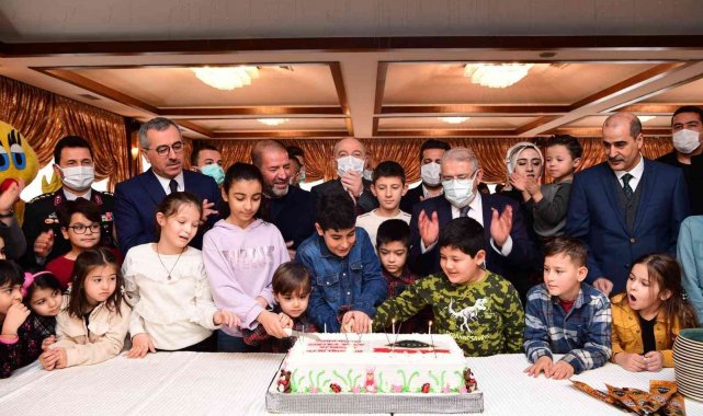 Kahramanmaraş'ta şehit çocuklarına karne hediyesi