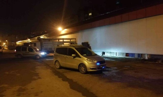 Kamyonet çaldığı iddia edilen 2 şüpheli yakalandı