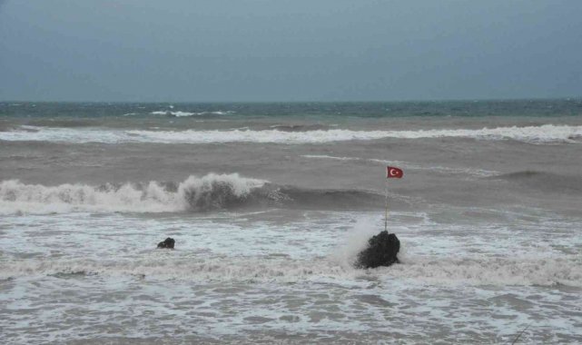 Karadeniz çamura büründü
