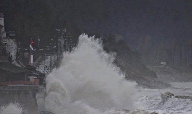 Karadeniz'de şiddetli fırtına