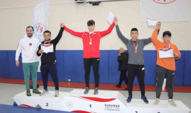 Karaman'da gençler güreş grup müsabakaları sona erdi