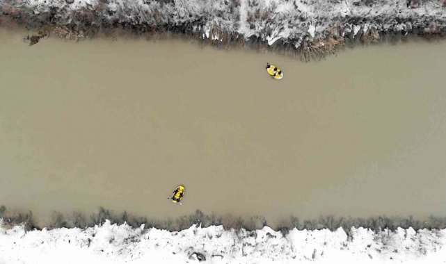 Karasu Nehri'nde kaybolan Yağmur için Murat Nehri'nde de çalışma başlatıldı