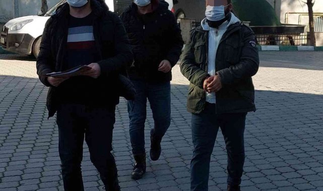 Karısının boğazına bıçak dayayıp boynundaki altını aldığı iddia edilen kocaya adli kontrol