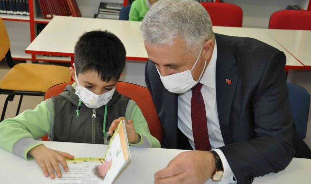 Kars'ta 552 okulun 321'ine kütüphane kuruldu