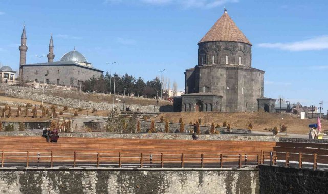 Kars&#039;ta bahar havası yaşanıyor