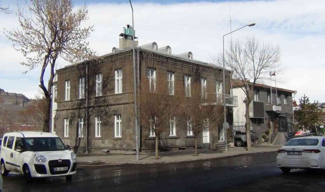 Kars&#039;ta Baltık Mimarisi binalar sokakları süslüyor