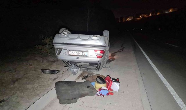 Karşı şeride geçip devrilen otomobil 200 metre sürüklendi