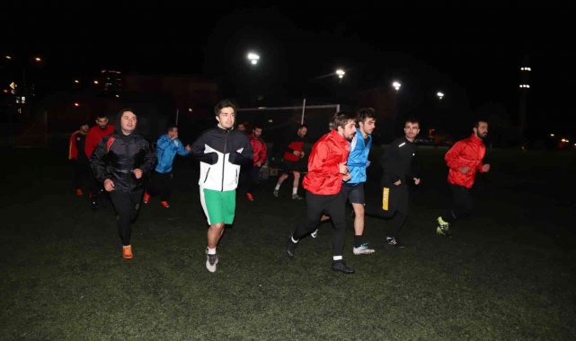 Kartal Belediyesi İşitme Engelliler Gençlik ve Spor Kulübü&#039;ne moral ziyareti