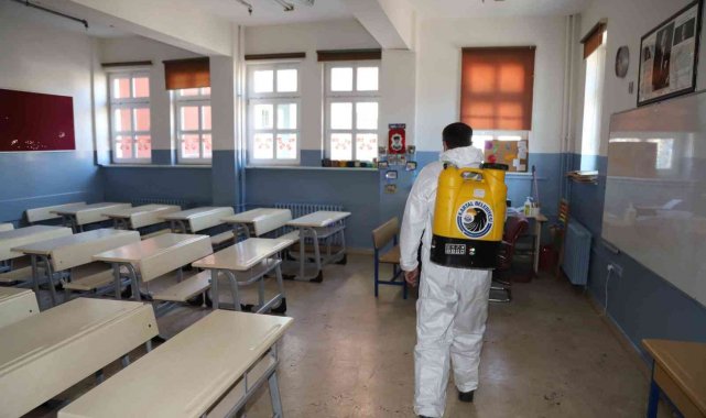 Kartal'da okullarda ikinci dönem öncesi hijyen çalışmaları başladı