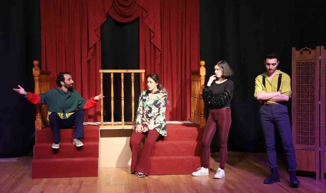 Kartallılar hafta sonunu tiyatro oyunları ile değerlendirdi