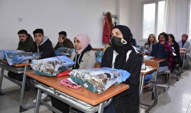 Kaymakam Gölbaşı'ndan öğrencilere destek