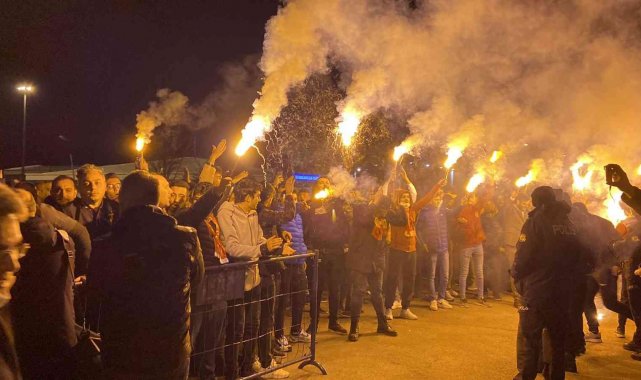 Kayserispor taraftarı takımı bağrına bastı
