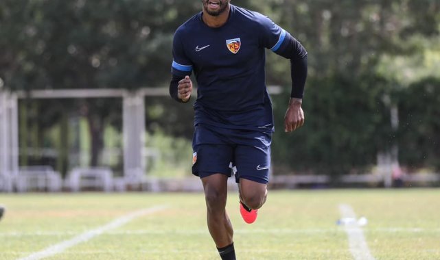Kayserispor'un eski futbolcusu Fernandes, Yunanistan'a transfer oldu