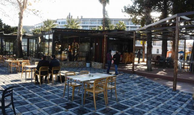 Kemer'in buluşma noktası 'Deniz Kafe' yenilendi
